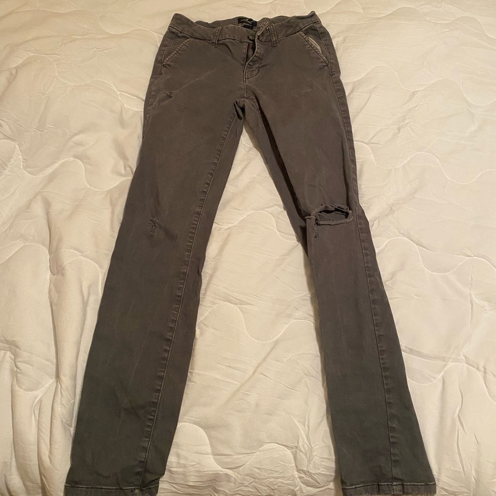 AE grey pants